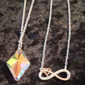 La Chance Silver Necklace with Iridescent Diamond Pendant